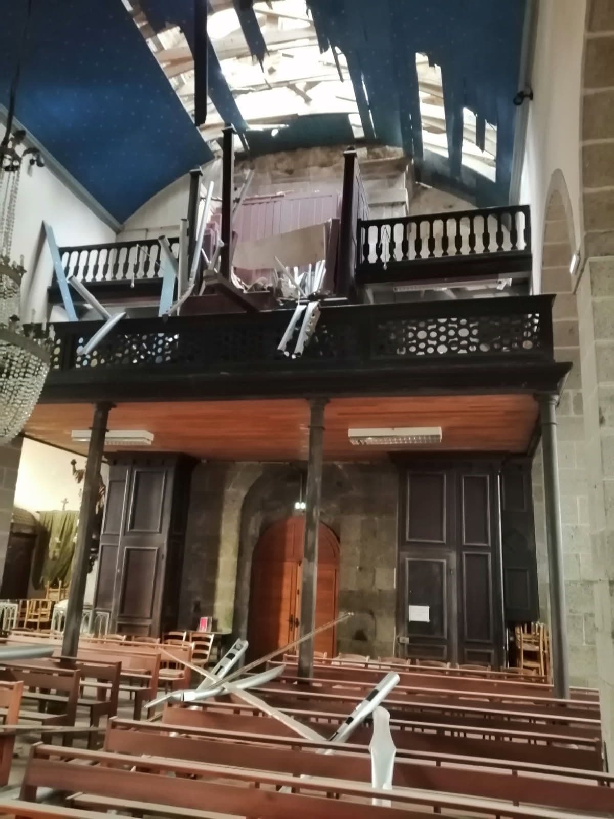 La nef de l'église Saint-Pierre et sa voûte en ciel étoilé